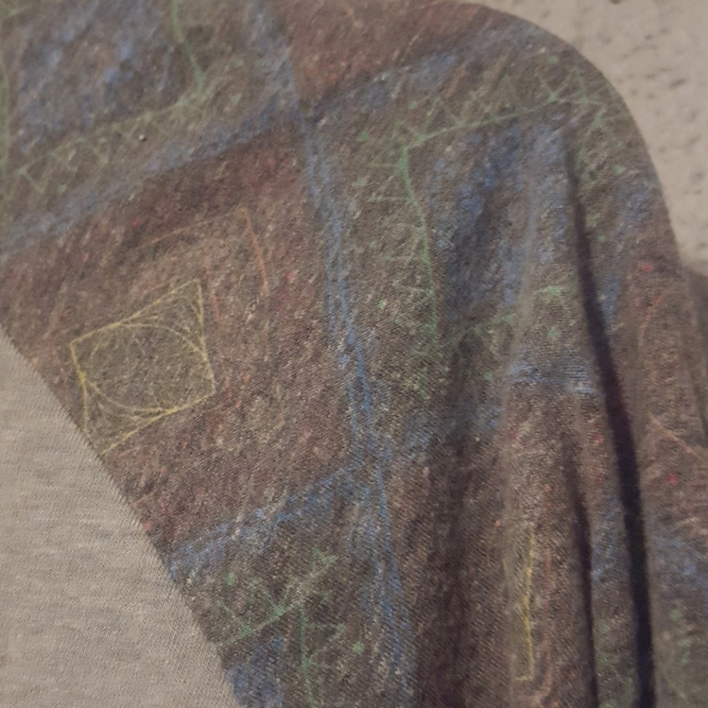 LuLaRoe Randy T - Picture 2 of 3
